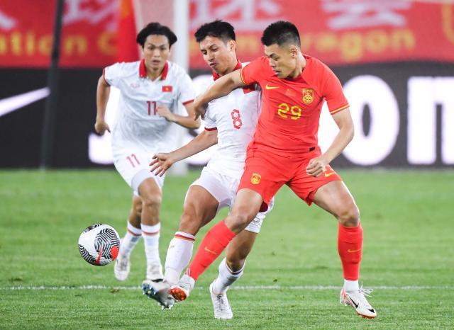 世预赛买球-【热身赛】武磊压哨破门王秋明建功 国足2比0越南