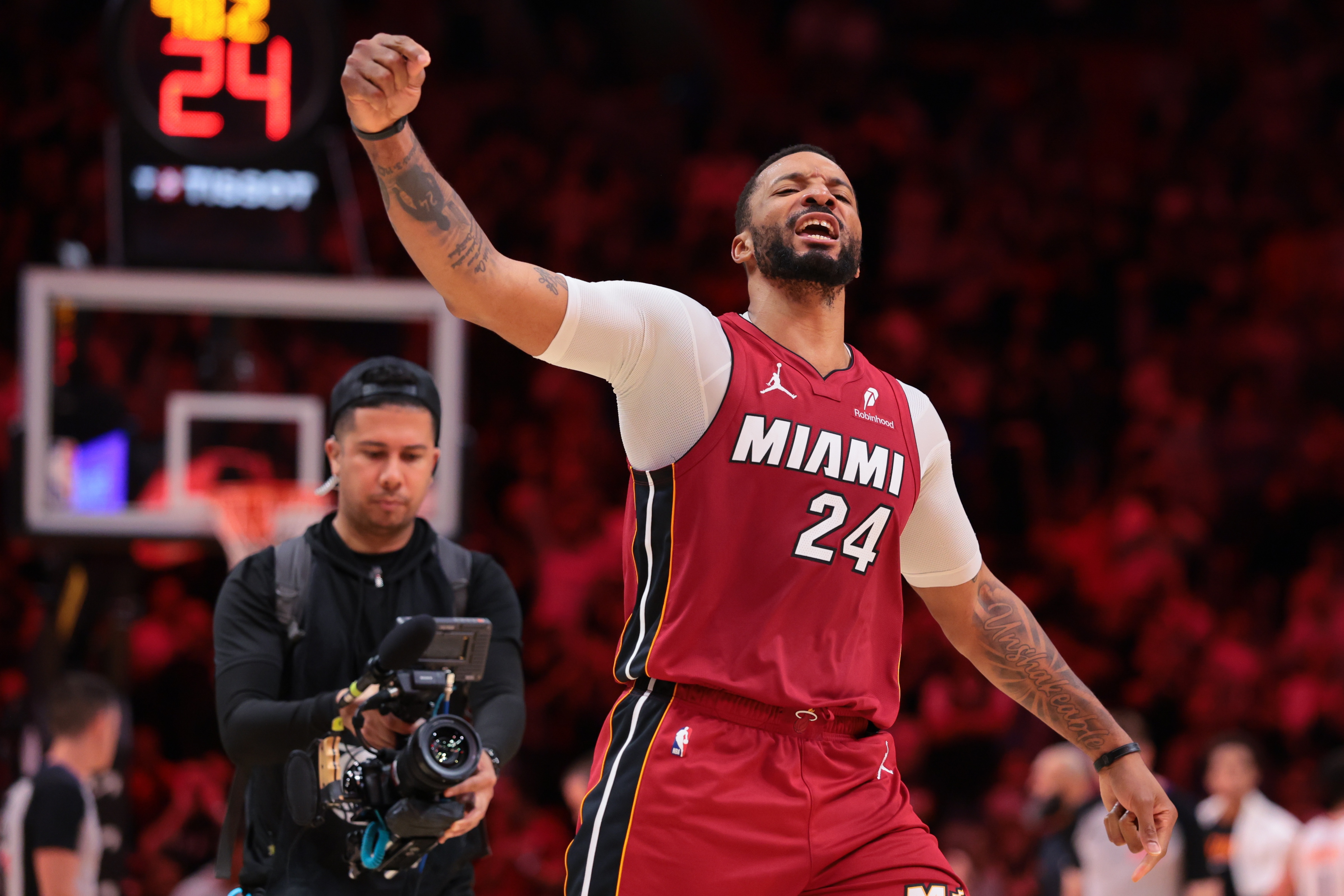 世预赛竞猜-鲍威尔：篮球是团队运动 必须信任队友 我们的替补队员发挥出色